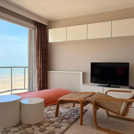 Middelkerke Beach Apartment *